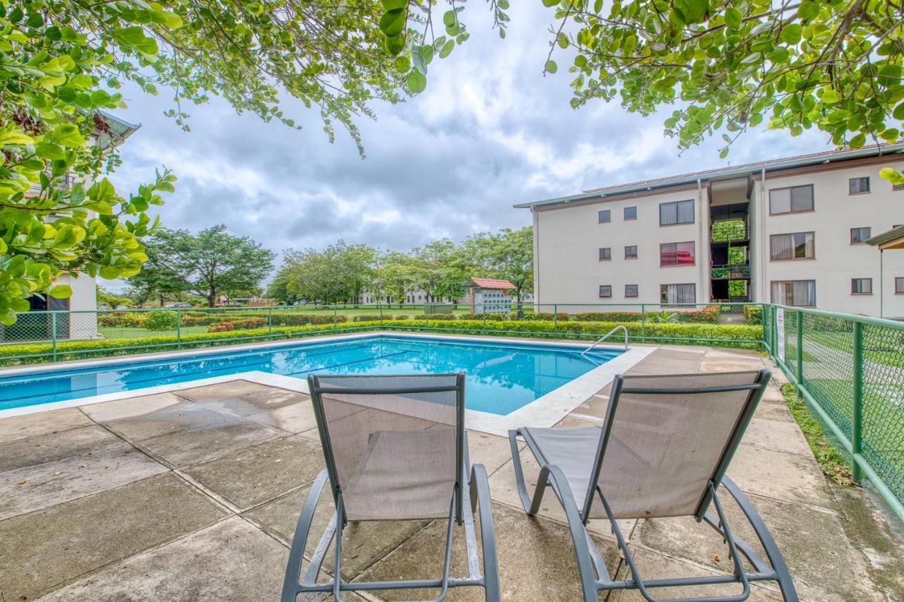 Golden Getaway Apartments Liberia Bagian luar foto