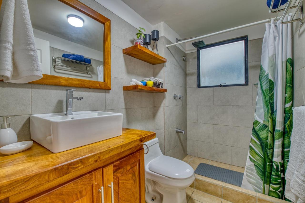 Golden Getaway Apartments Liberia Bagian luar foto